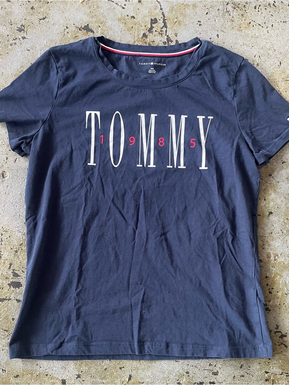 Tommy Hilfiger Womenβs Navy Short-Sleeve 'TOMMY 1985' Logo Tee Size Medium